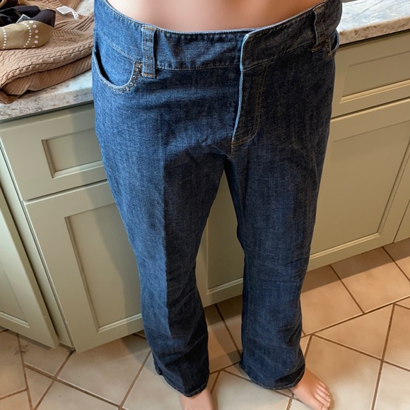 Gorgeous stretch jean w bling - Picture 1 of 9